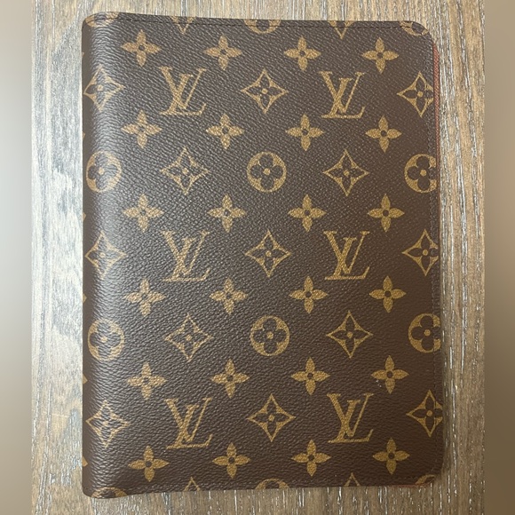 LOUIS VUITTON DESK AGENDA COVER - sold out & comes w/ disc rings and dashboards - Picture 1 of 8